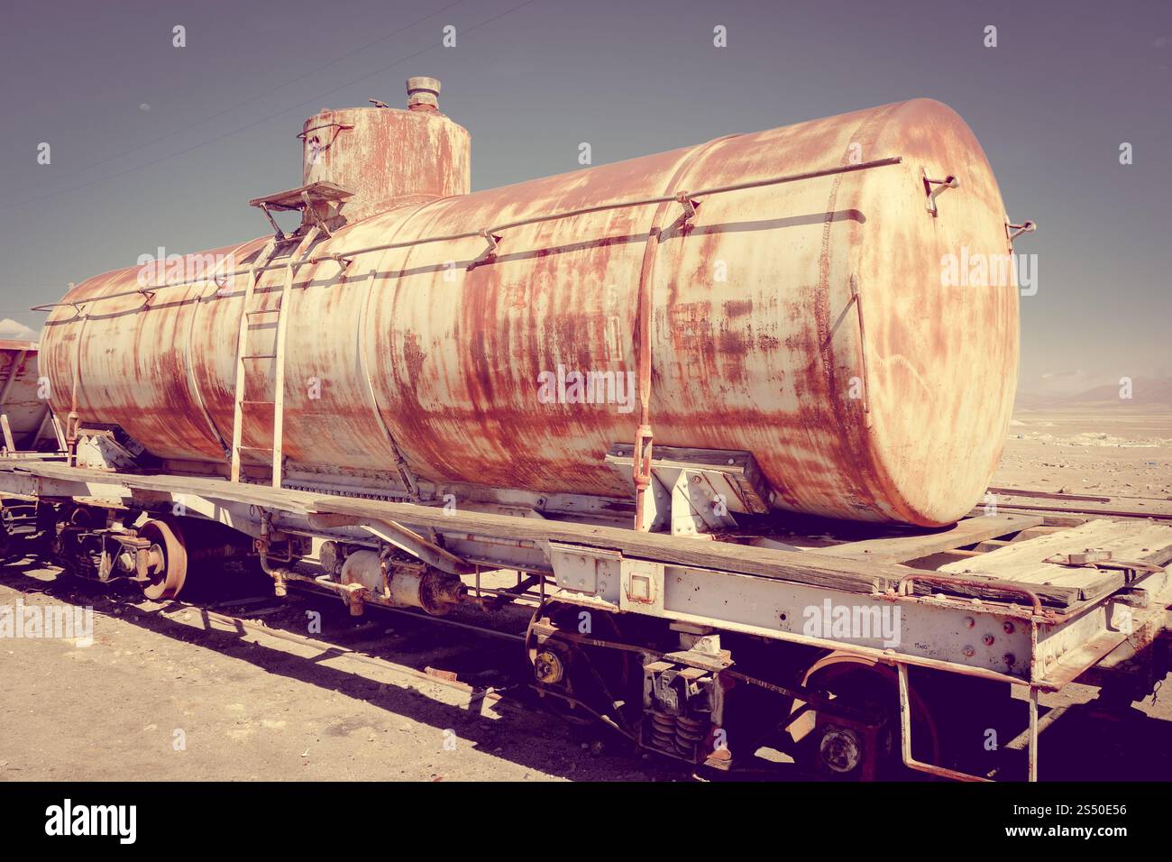 Alter Bahnhof in der bolivianischen Wüste, südamerika. Alter Bahnhof in der bolivianischen Wüste Stockfoto