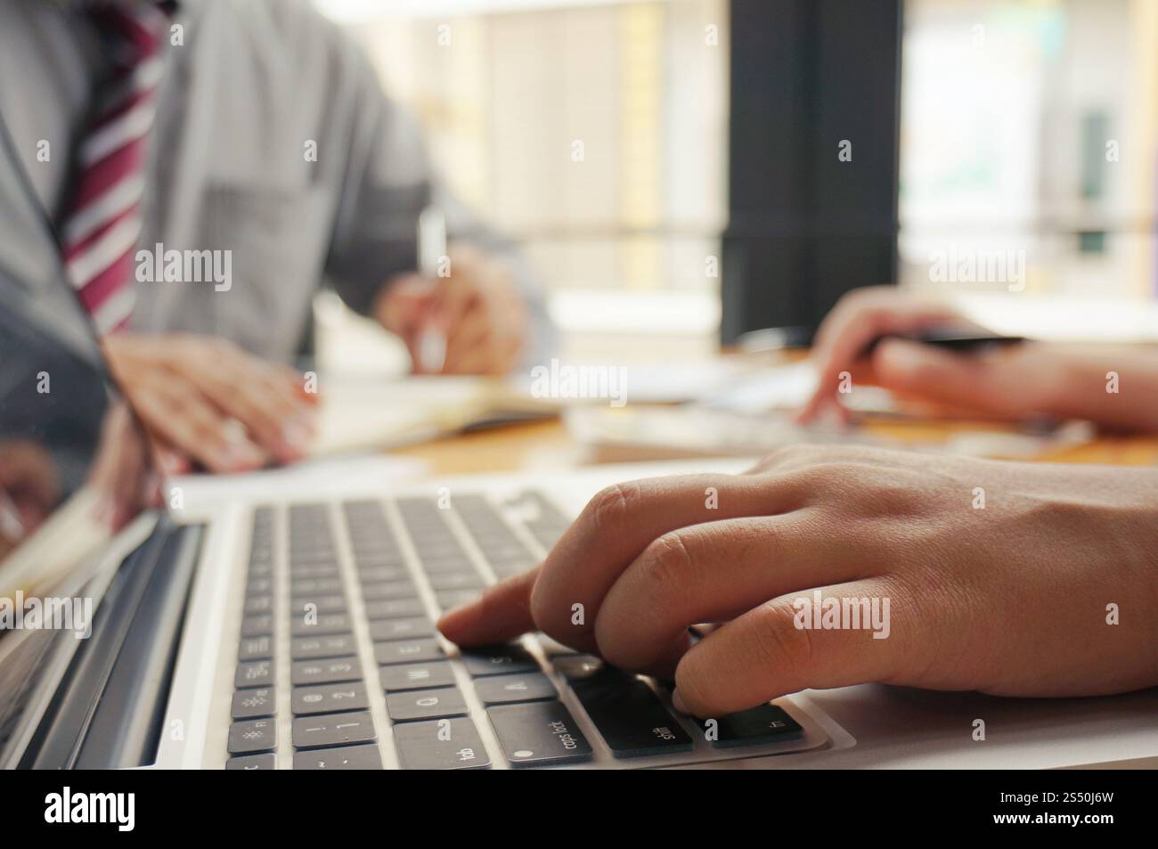 Geschäft Leute treffen Design Ideen professioneller Investor neue Start-up Projekt arbeiten. Konzept.Business Planung im Büro. Stockfoto