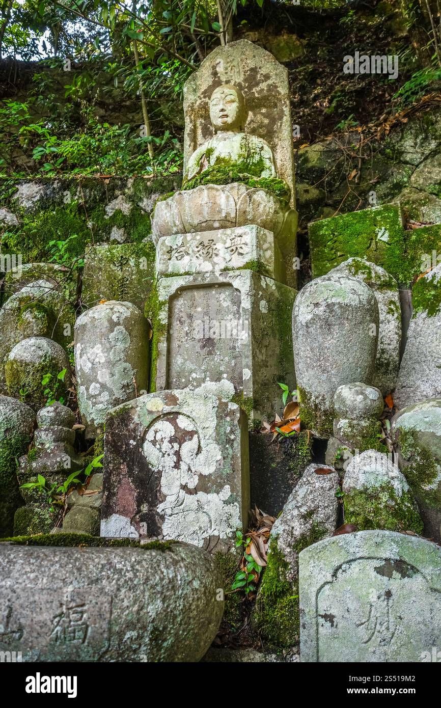 Friedhof im Chion-in Tempelgarten, Kyoto, Japan. Chion-in Tempel Garten Friedhof, Kyoto, Japan Stockfoto