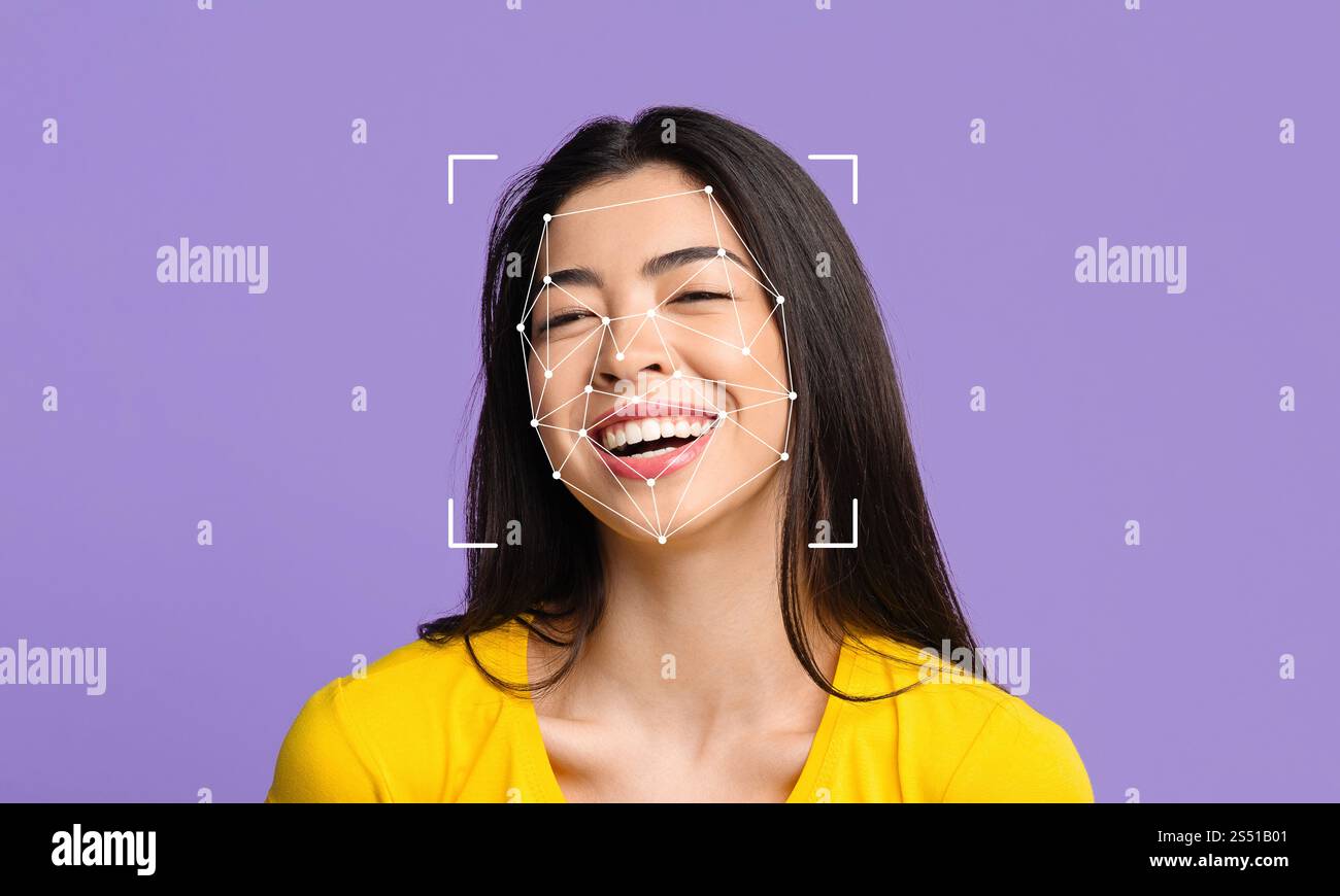 Gesichtserkennungstechnologie zur Identifizierung lächelnder Frau Stockfoto