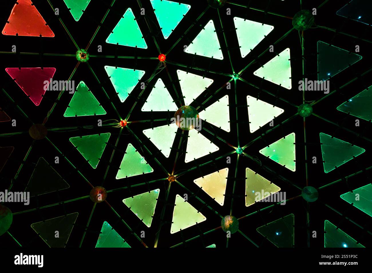 Winter Light Festival, Portland, Oregon. Februar 2017. Das Portland Winter Lights Festival beginnt an der Eastbank Esplanade im OMSI. Stockfoto