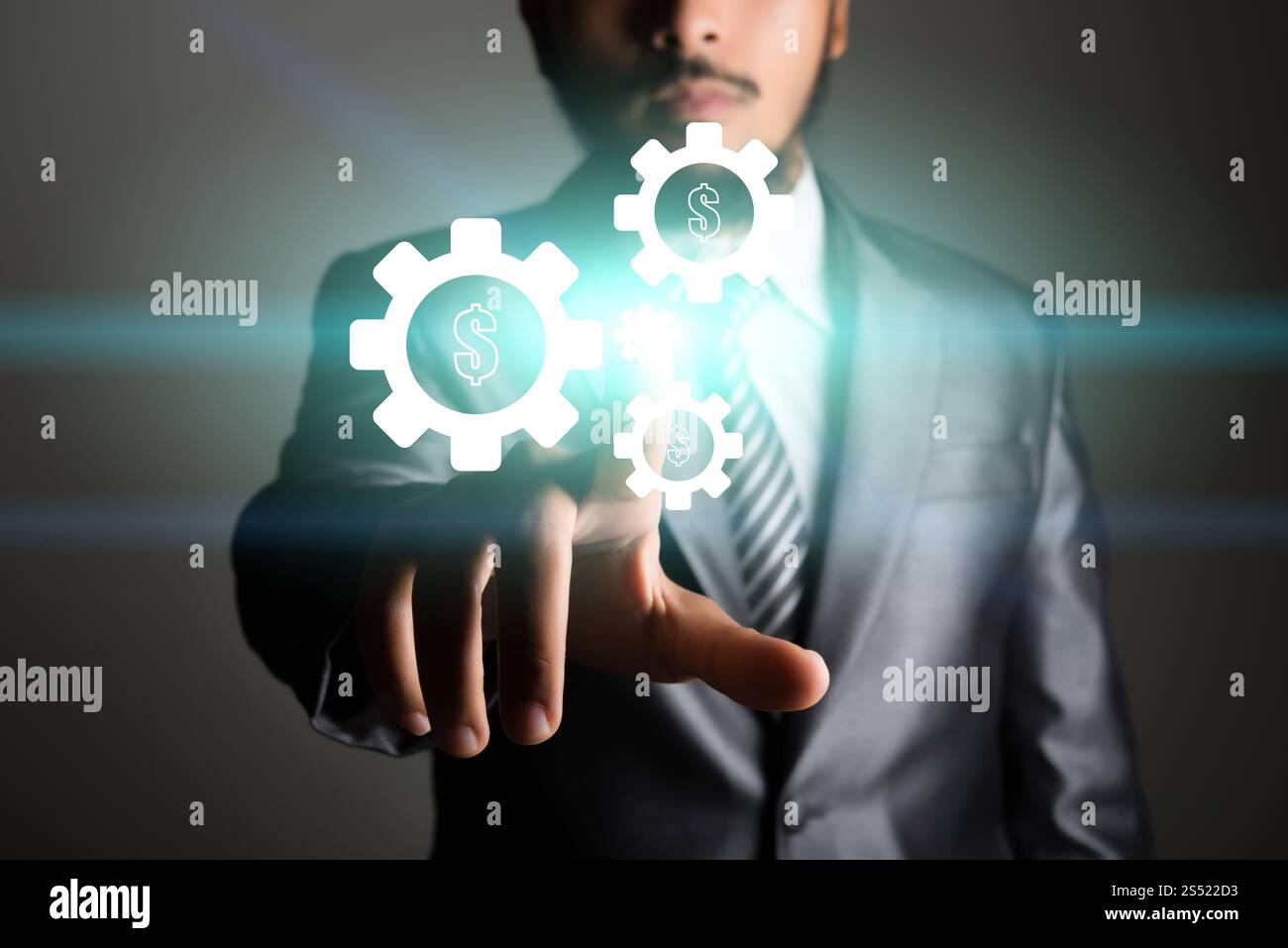 Geschäftsmann berührende Technologie-Schnittstelle mit Zahnradsatz. Touch-Technologie-Schnittstelle für Geschäftsleute mit Zahnradeinstellung. Stockfoto