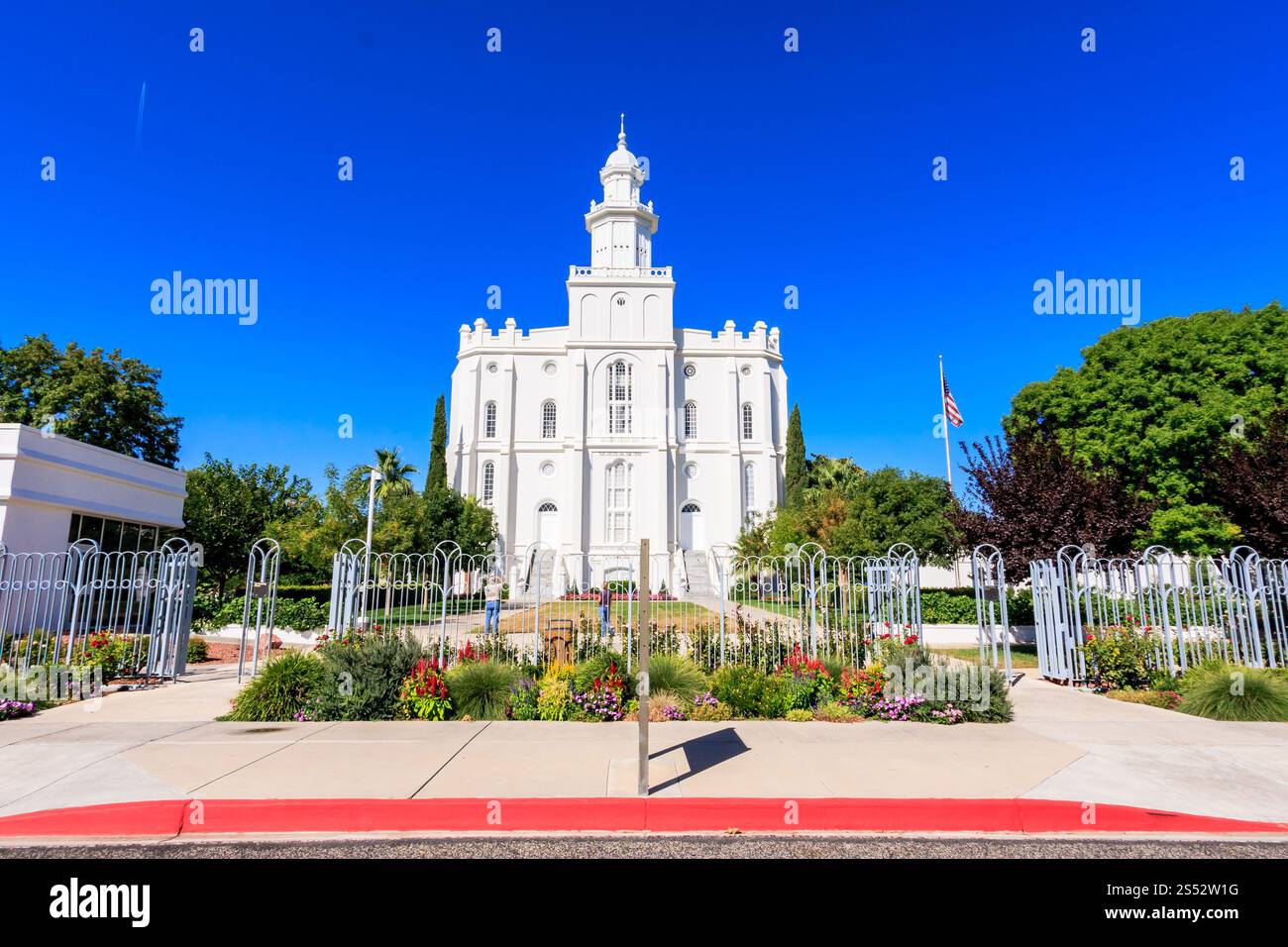 Der St. George Utah Tempel (früher St. George Temple) ist der erste Tempel, der von der Kirche Jesu Christi der Heiligen der Letzten Tage vollendet wurde Stockfoto