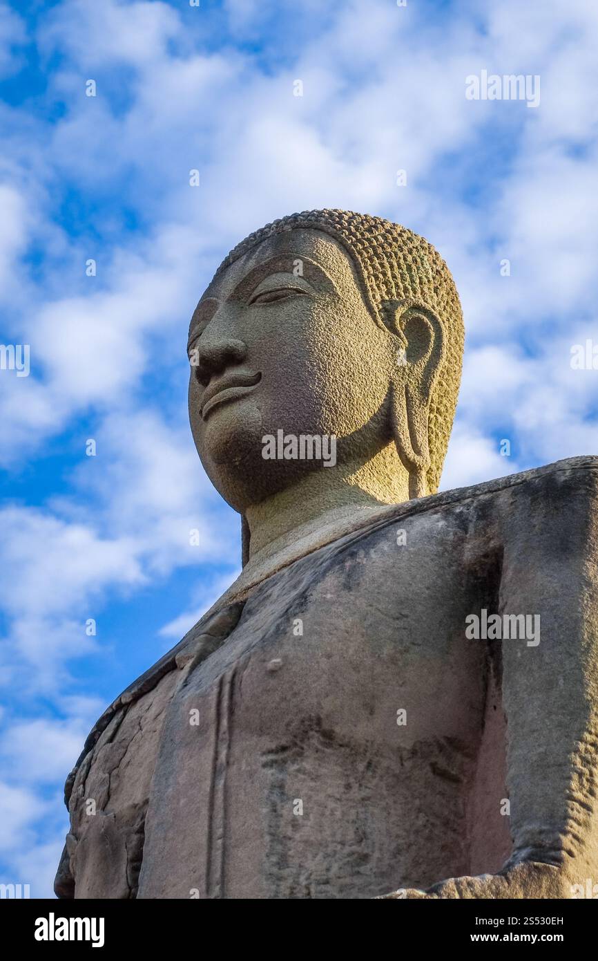 Buddha-Statue im Tempel Wat Chaiwatthanaram, Ayutthaya, Thailand. Buddha im Tempel Wat Chaiwatthanaram, Ayutthaya, Thailand Stockfoto