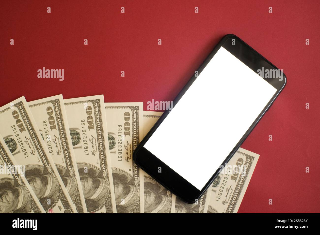 Modell eines Smartphones auf dem Schreibtisch Stockfoto