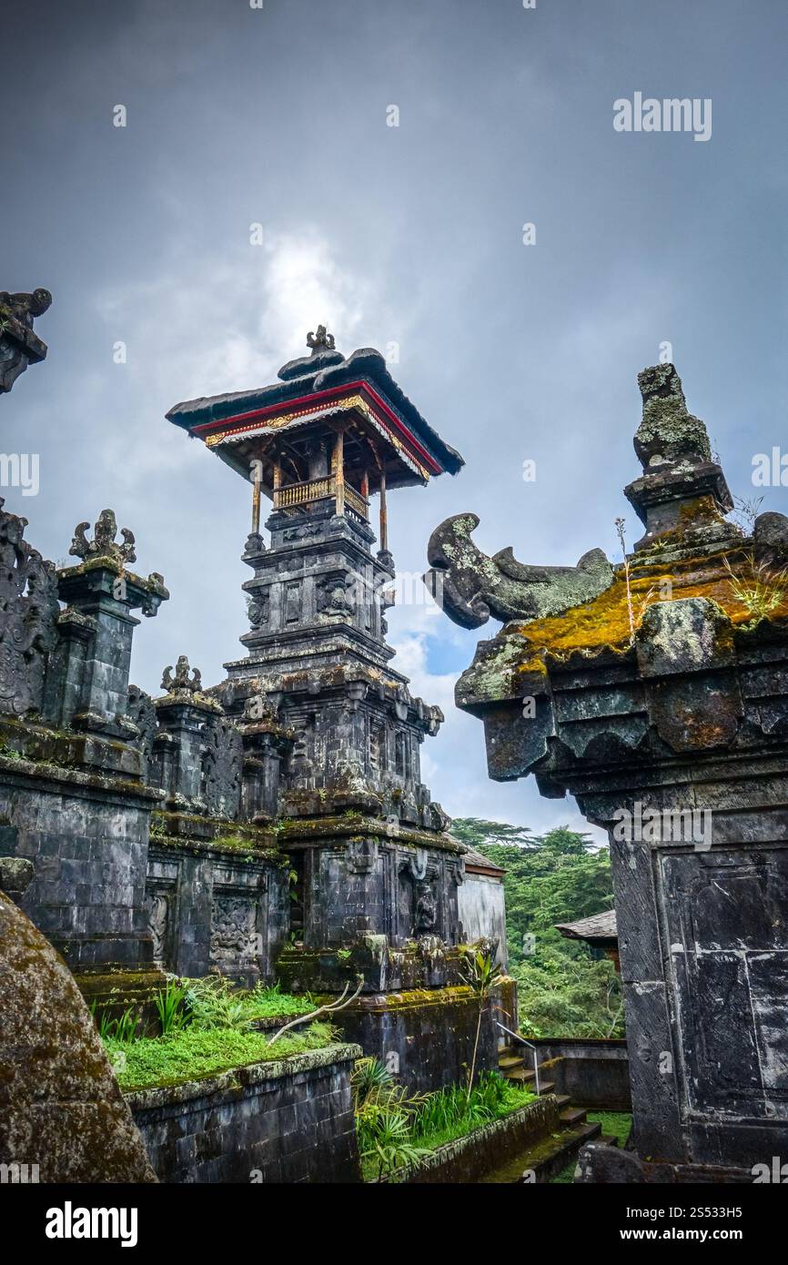 Pura Besakih Tempellandschaft auf dem Berg Agung, Bali, Indonesien. Pura Besakih Tempel auf dem Berg Agung, Bali, Indonesien Stockfoto