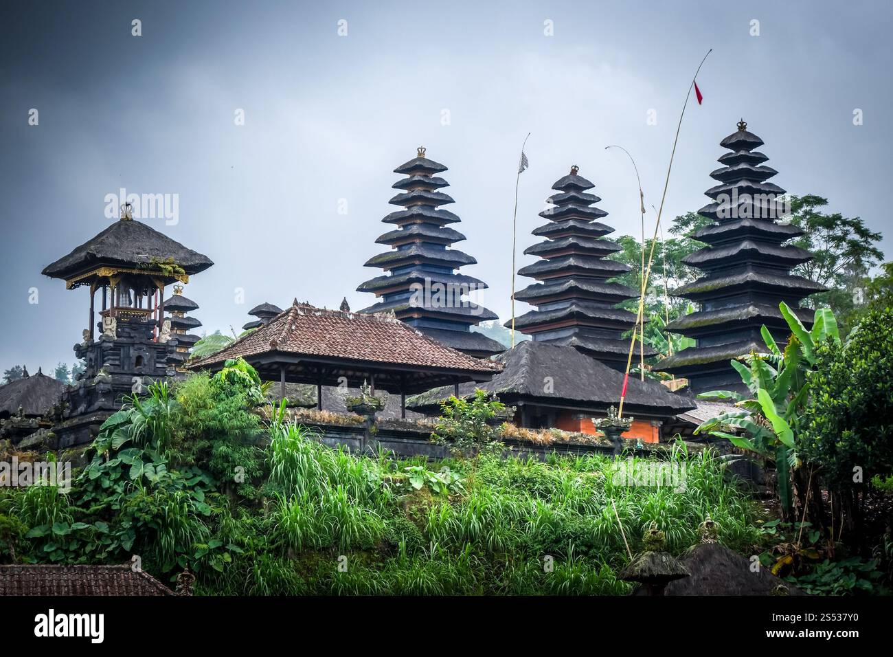 Pura Besakih Tempellandschaft auf dem Berg Agung, Bali, Indonesien. Pura Besakih Tempel auf dem Berg Agung, Bali, Indonesien Stockfoto