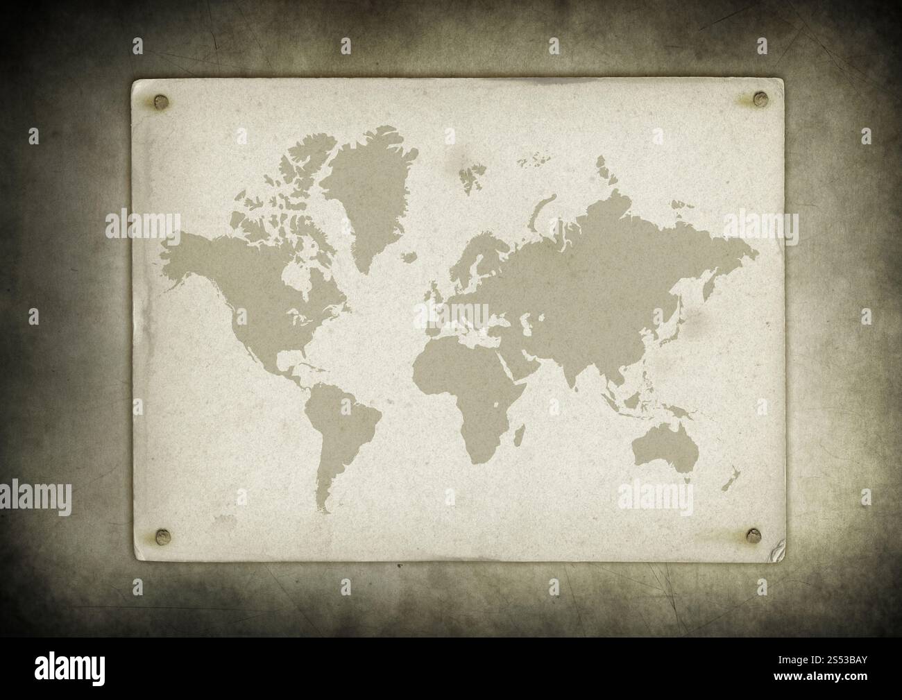 Antike Vintage Weltkarte Pergament an eine Wand genagelt. Vintage Weltkarte Pergament an eine Wand genagelt Stockfoto