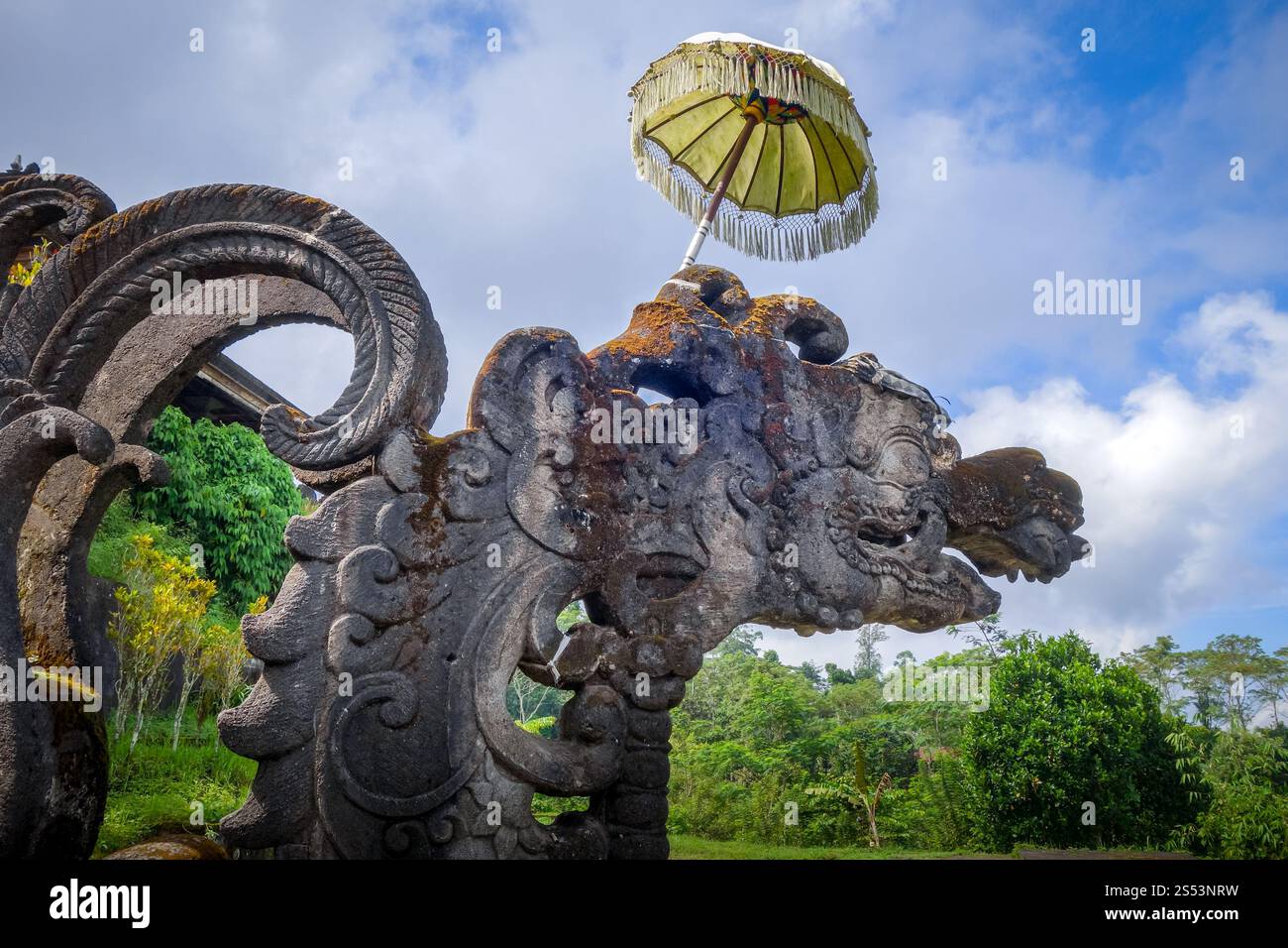 Statue im Pura Besakih Tempel, Berg Agung, Bali, Indonesien. Statue im Pura Besakih Tempel, Bali, Indonesien Stockfoto