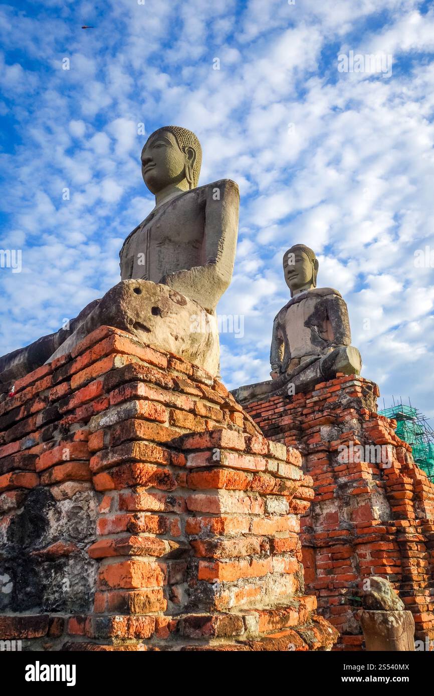 Buddha-Statue im Tempel Wat Chaiwatthanaram, Ayutthaya, Thailand. Buddha im Tempel Wat Chaiwatthanaram, Ayutthaya, Thailand Stockfoto