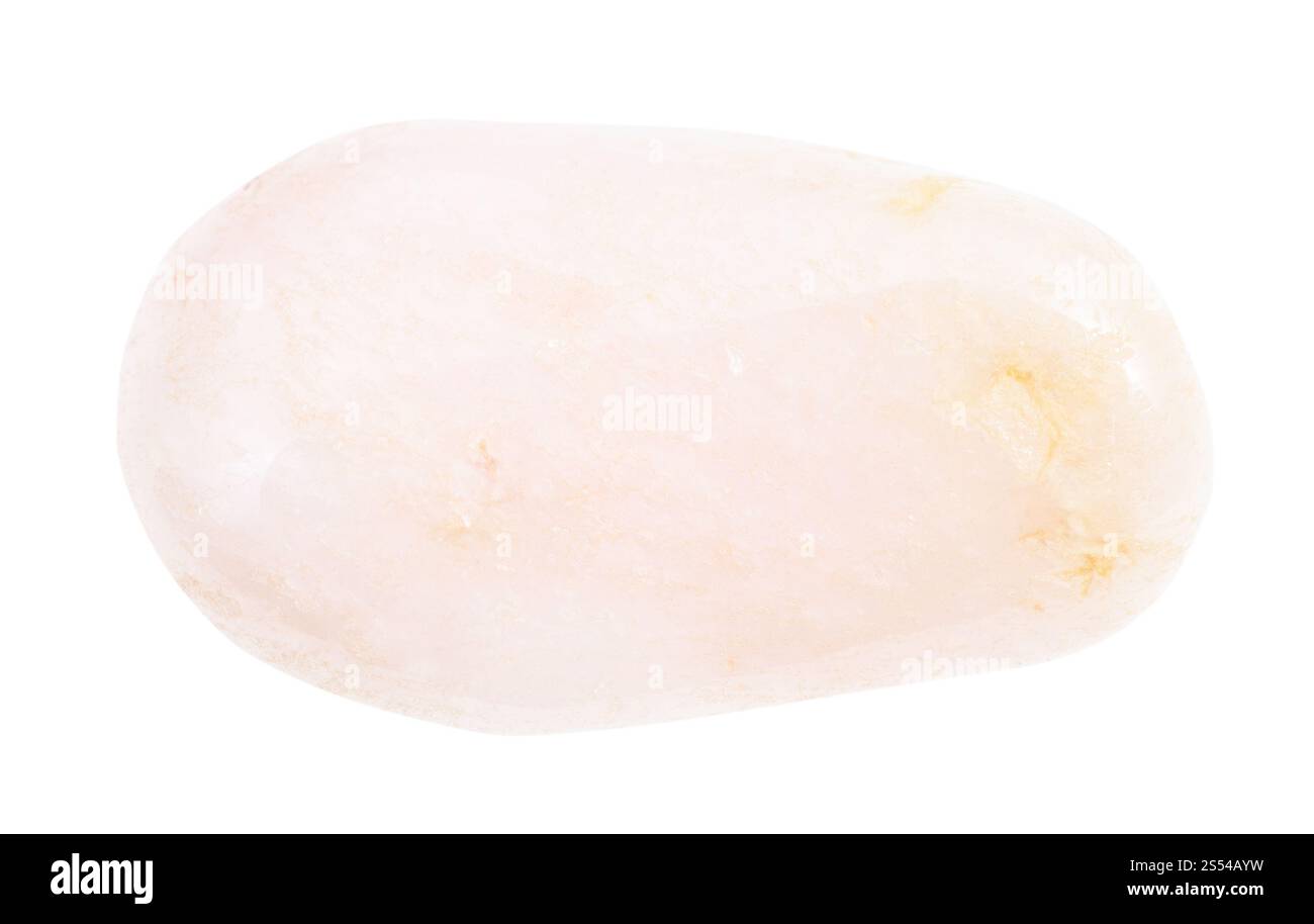 Nahaufnahme der Probe des natürlichen Minerals aus der geologischen Sammlung - getürmter rosafarbener Petalit (Kastorit) Edelstein isoliert auf weißem Hintergrund. Rosafarbenes Gewirr Stockfoto