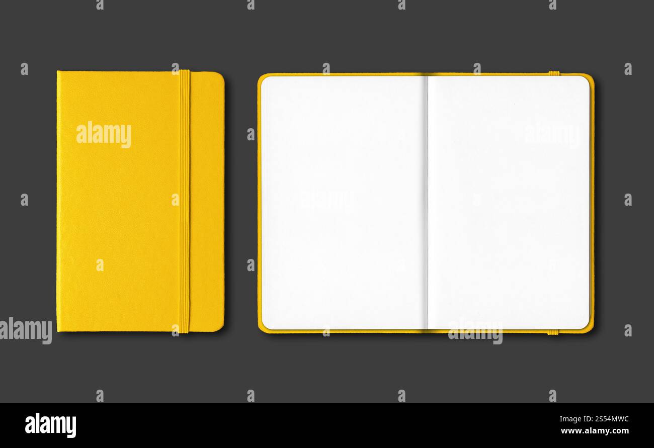 Gelbes geschlossenes und geöffnetes Notizbuch, das auf Schwarz isoliert ist. Gelb geschlossene und geöffnete Notebooks isoliert auf Schwarz Stockfoto