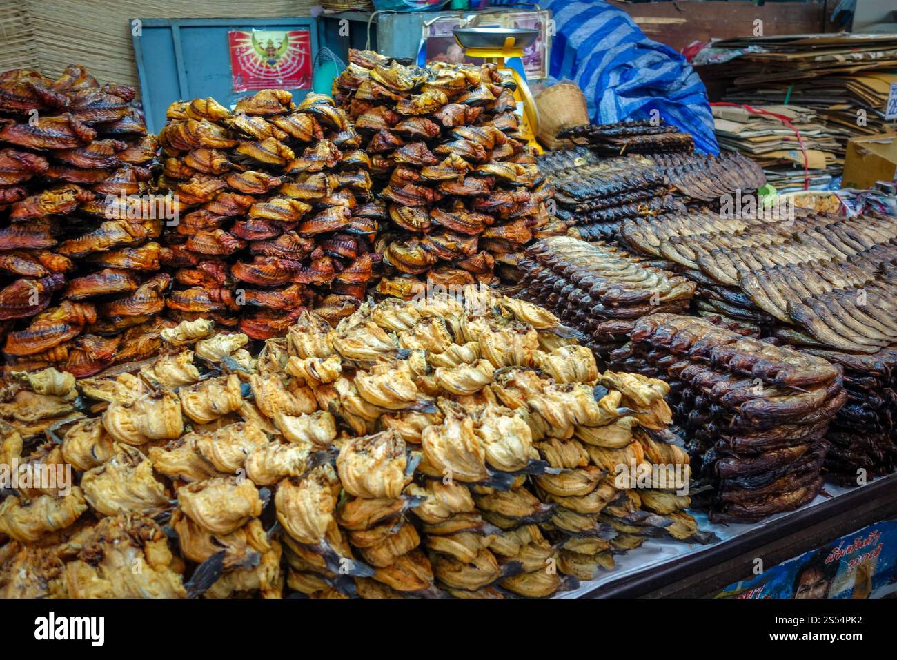 Getrocknete Fische auf dem Warorot Markt, Kad Luang, Chiang Mai, Thailand. Getrocknete Fische auf dem Warorot Markt, Chiang Mai, Thailand Stockfoto