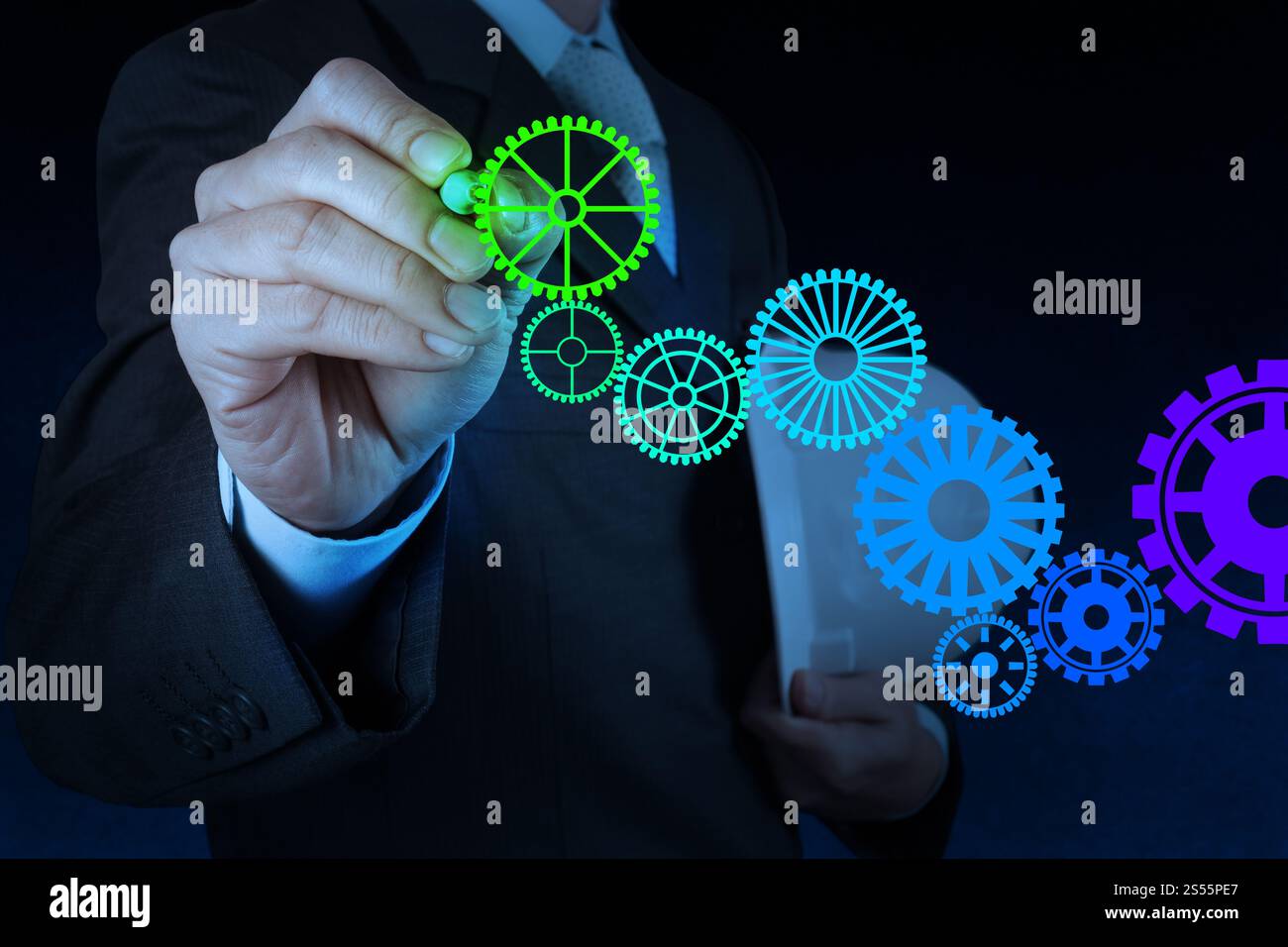 Geschäftsmann Hand zeichnen Führer Zahnrad Getriebe zum Erfolgskonzept Stockfoto