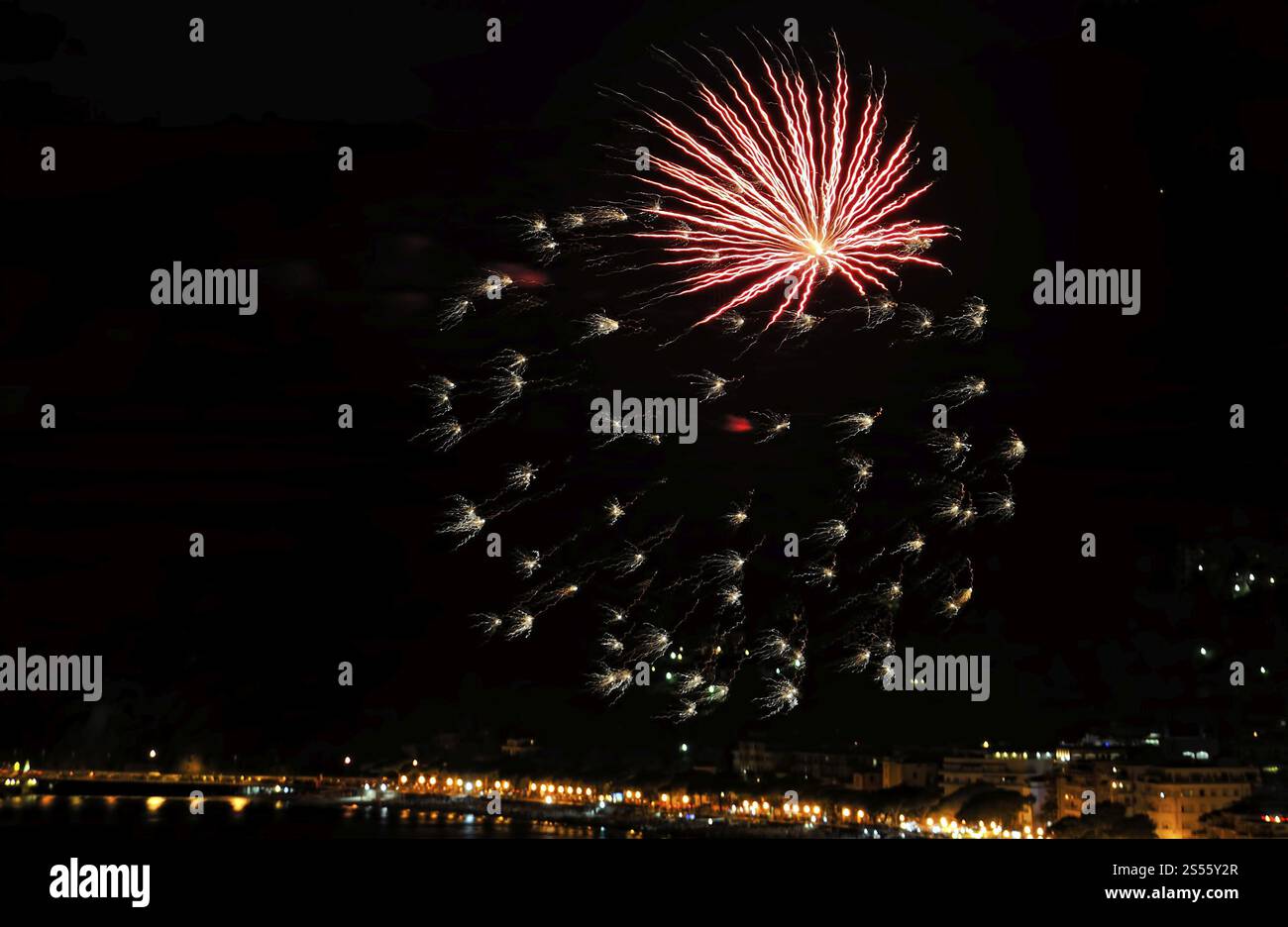 Feuerwerk am Meer Stockfoto