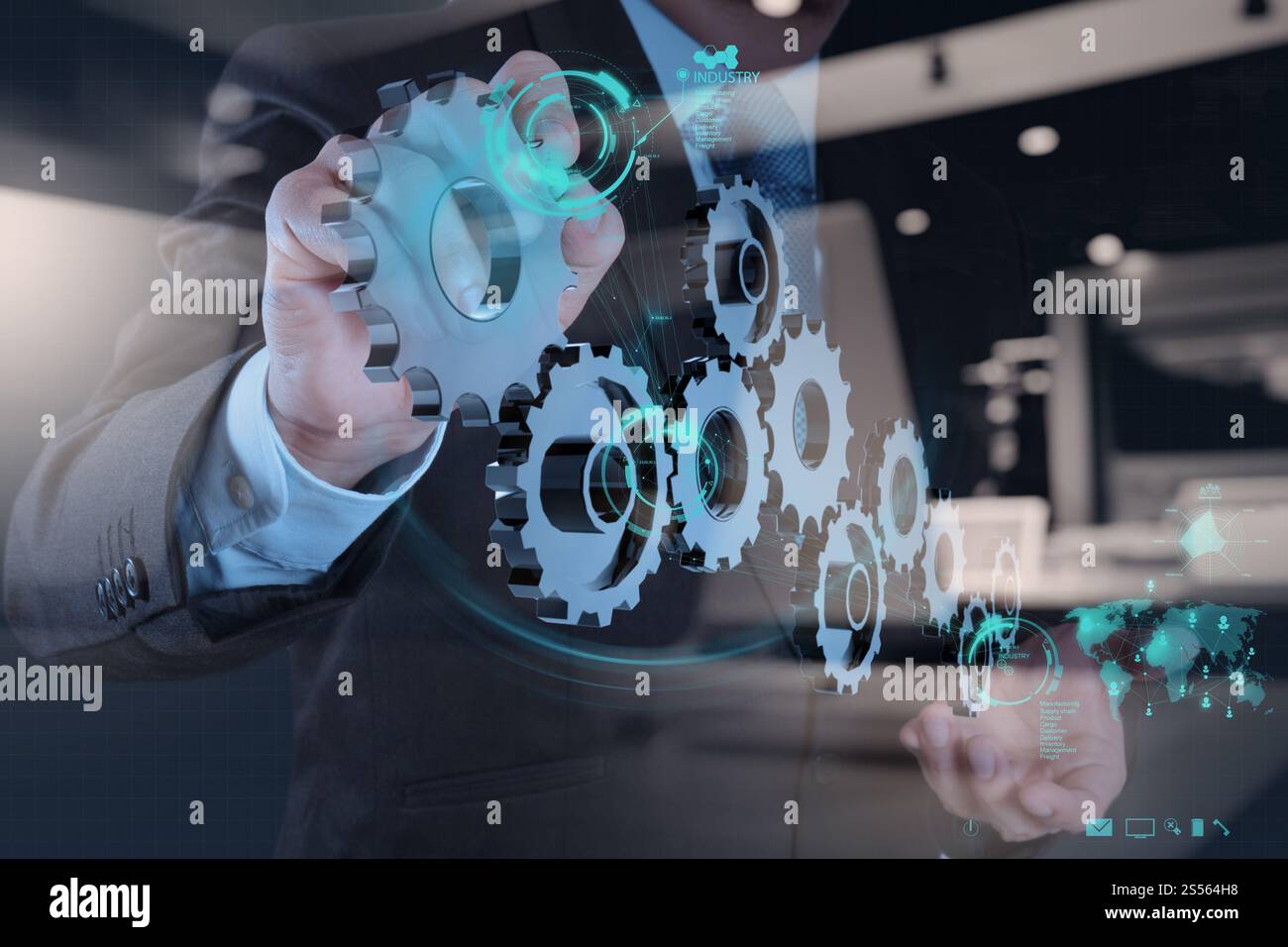 Geschäftsmann Hand arbeiten mit Zahnrad-Getriebe zum Erfolg als Konzept Stockfoto