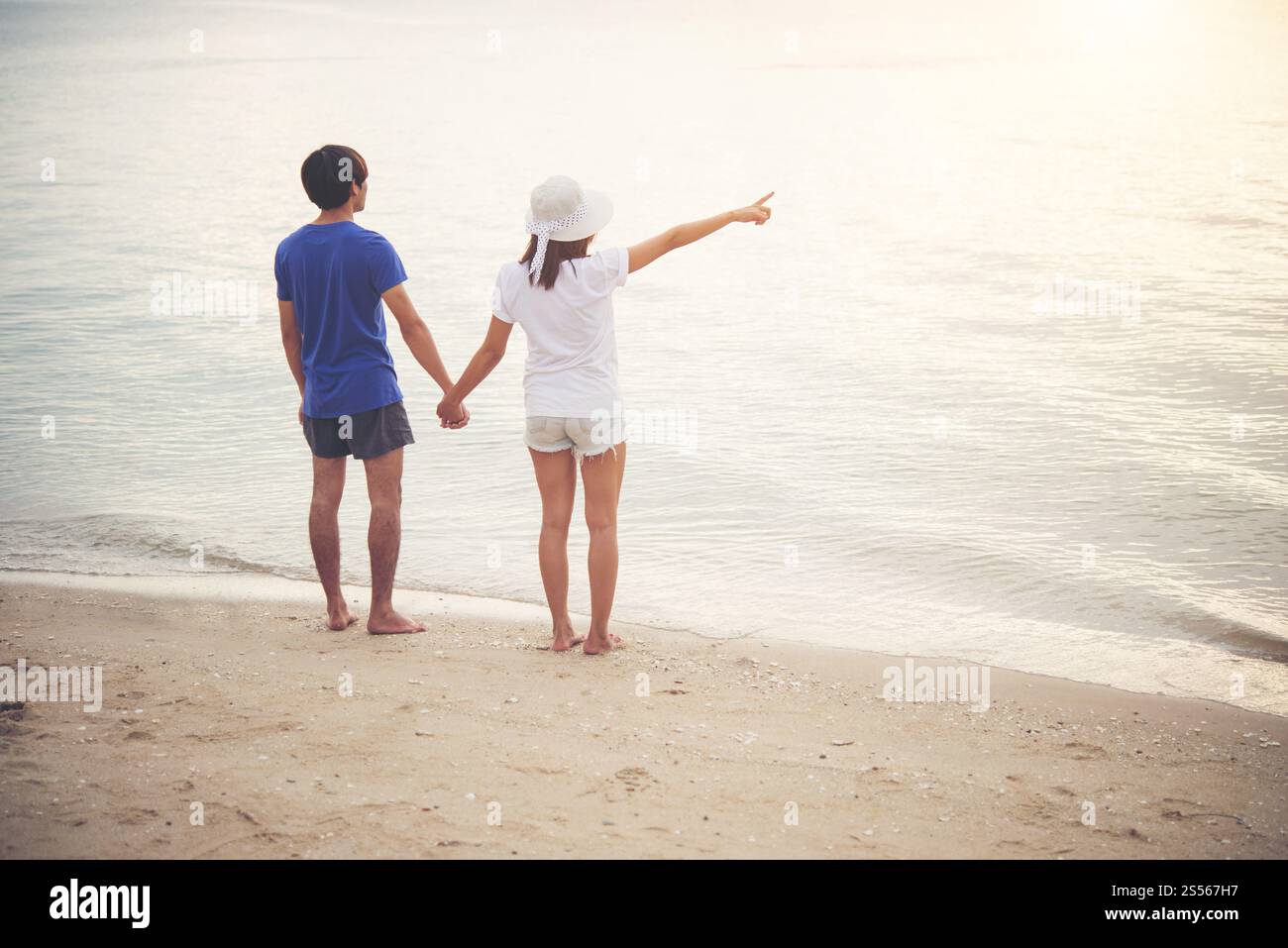 Junge Liebhaber Paar beim Urlaub am Strand zusammen. Stockfoto