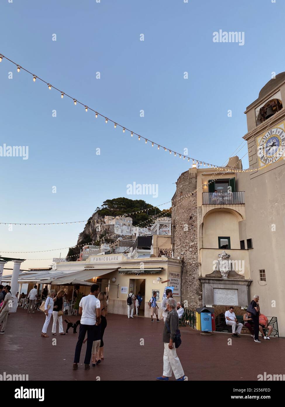 Stadtplatz in Capri - Smartphone-aufgenommenes Stockfoto