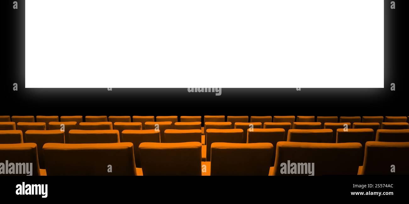 Kino mit orangefarbenen Samtsitzen und einer weißen Leinwand. Hintergrund des Kopierbereichs. Horizontales Banner. Kino-Kino mit Orange Stockfoto