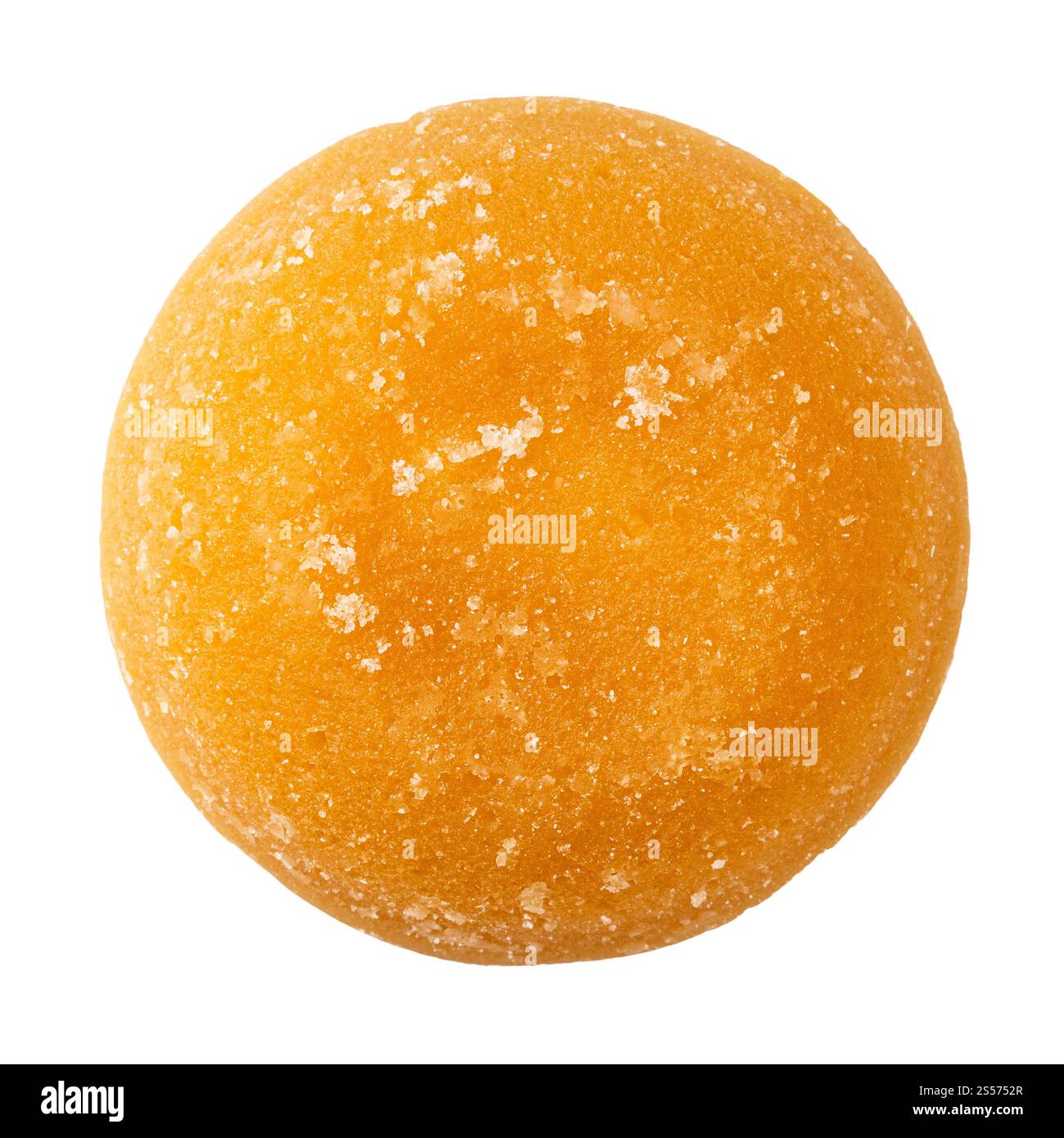 Draufsicht auf ein einziges rundes Stück Palmzucker Isoliert auf weißem Hintergrund Stockfoto