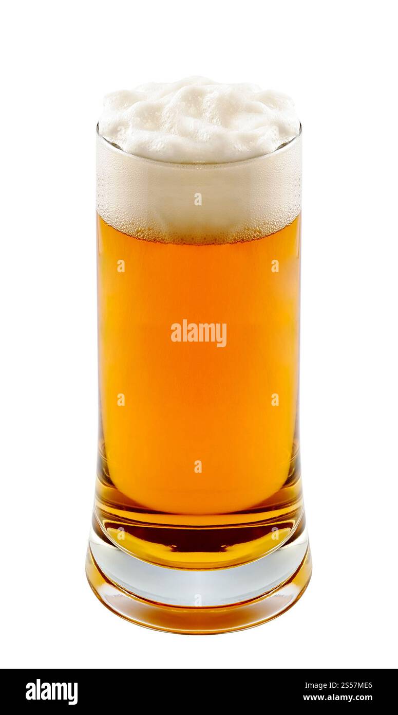 Frostiges Glas von leichtem Bier isoliert auf weißem Hintergrund. Frostiges Glas leichtes Bier Stockfoto