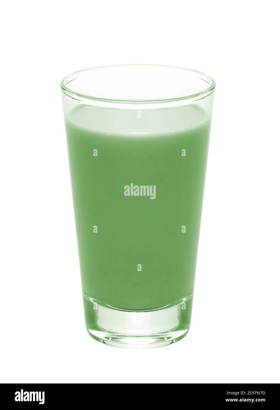 Köstlicher Gemüse-Smoothie isoliert auf weißem Hintergrund. Köstlicher Gemüse-Smoothie Stockfoto