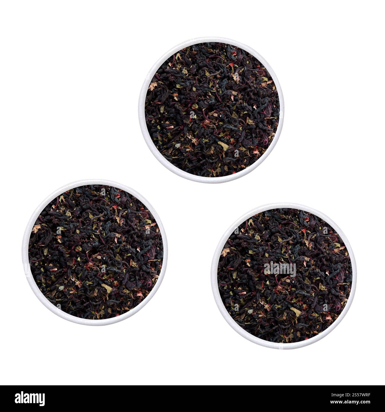 Teetasse mit Tee isoliert auf weißem Hintergrund. Teetasse mit isoliertem Tee Stockfoto