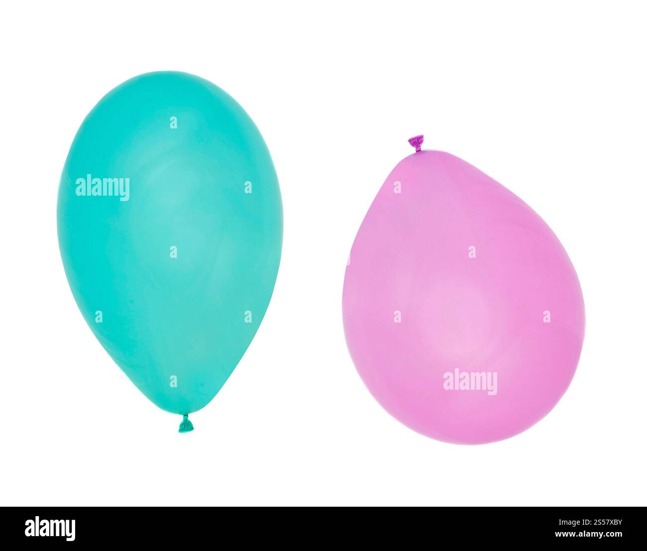 Bunte Geburtstags- oder Partyballons isoliert auf weißem Hintergrund Stockfoto