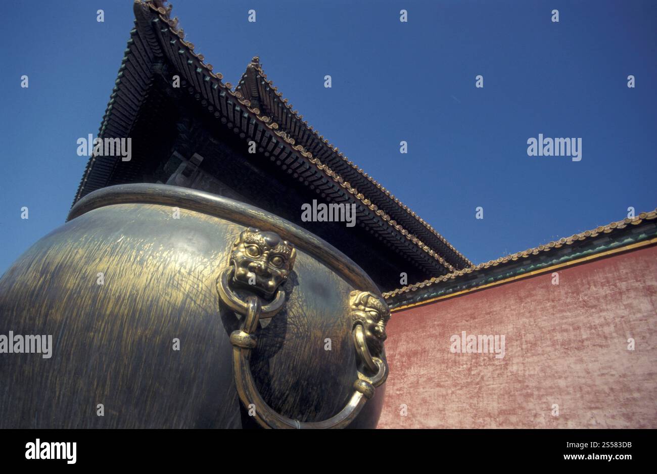 Die Gebäude des Kaiserpalastes innerhalb der Verbotenen Stadt und des Kaiserpalastes auf dem Platz des Himmlischen Friedens in Peking in China. China, Stockfoto
