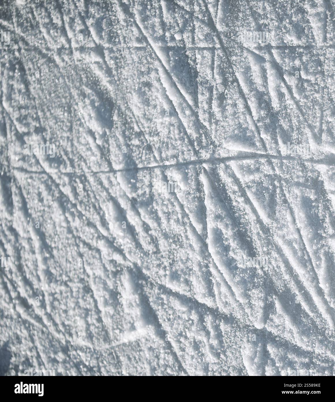 Weißer Schnee mit Muster Stockfoto