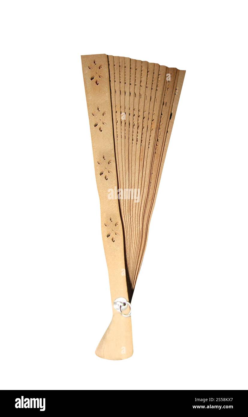Japanischer Faltventilator isoliert auf weißem Hintergrund. Japanischer Klappgebläse isoliert Stockfoto