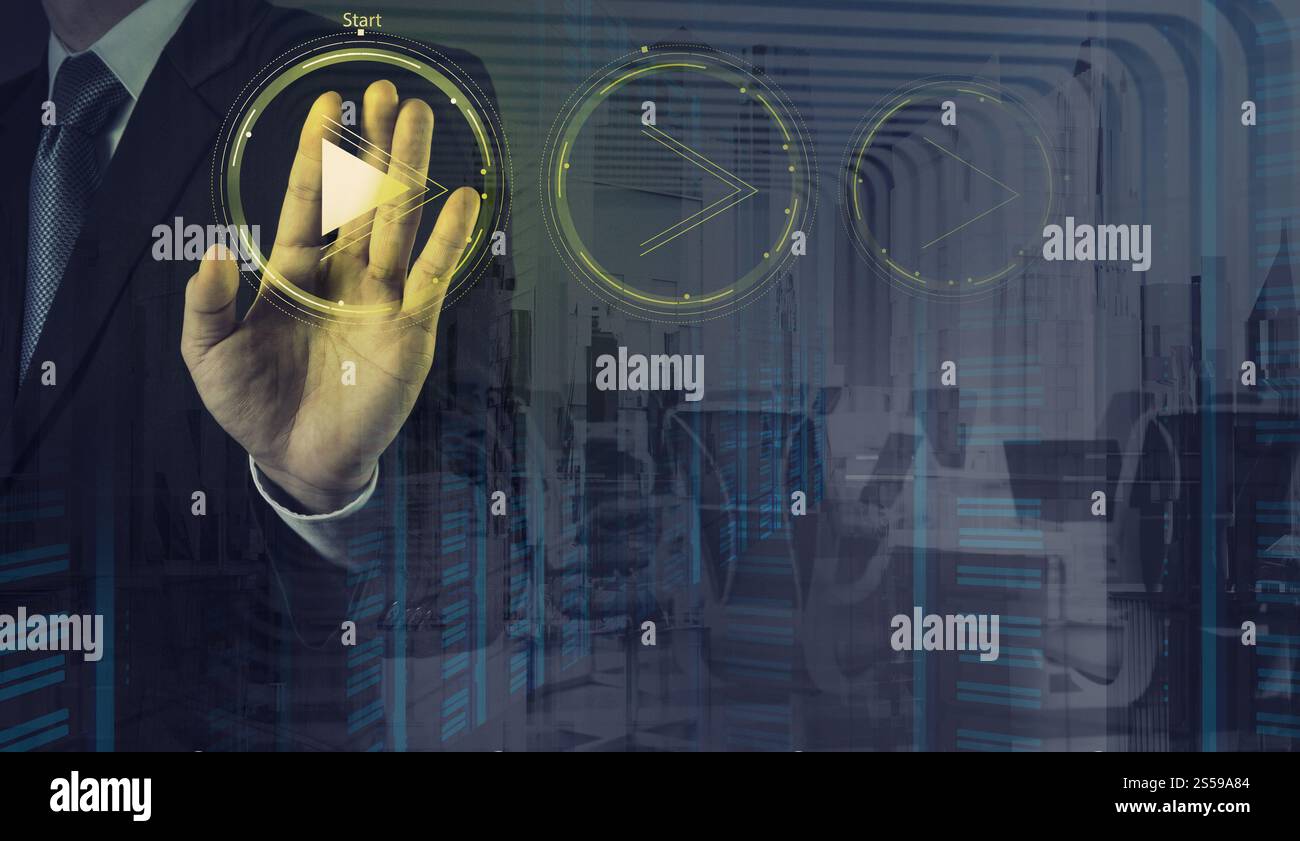 Doppelbelichtung Handpresse spielen Taste Zeichen zu starten oder zu initiieren Projekte als Konzept Stockfoto