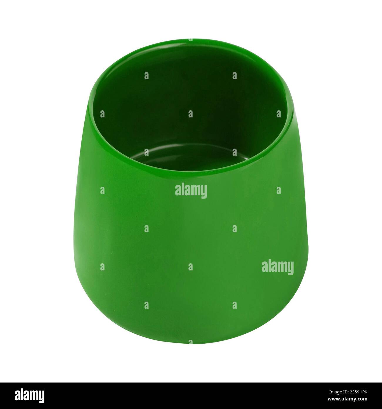 Grüne Schüssel für Katzen/Hunde/Fütterung. Grüne Schüssel für Katzen-/Hundefutter Stockfoto