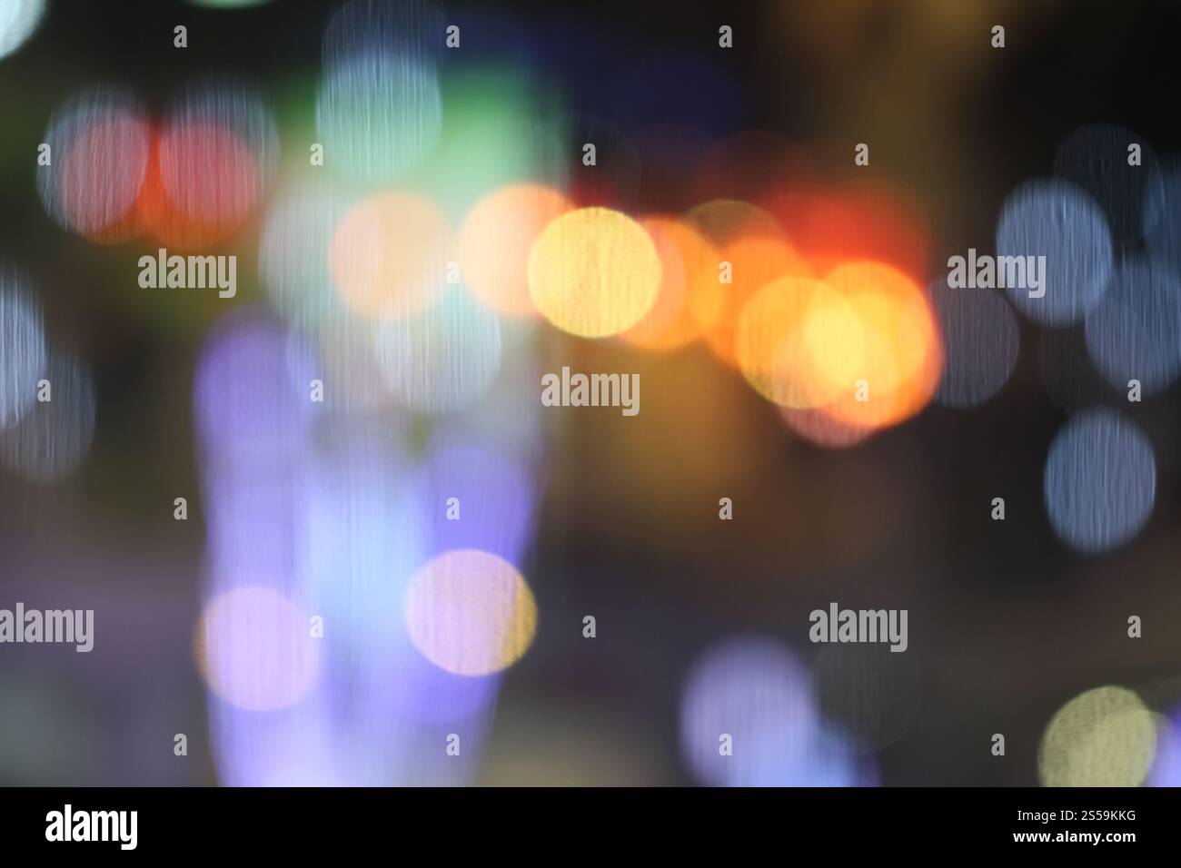 Abstraktes verschwommenes Bokeh auf Glashintergrund Stockfoto