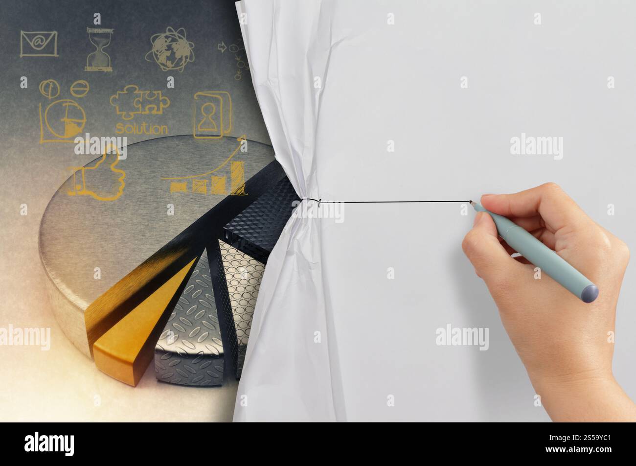 Unternehmen der Hand zieht Seil offen zerknitterte Papier Show-Business-Strategie als Konzept Stockfoto