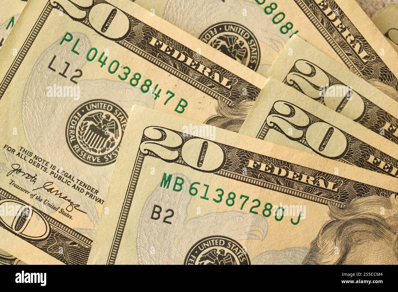 Das Herz ist auf das vernebelte Glas in der gemalt Winter Stockfoto