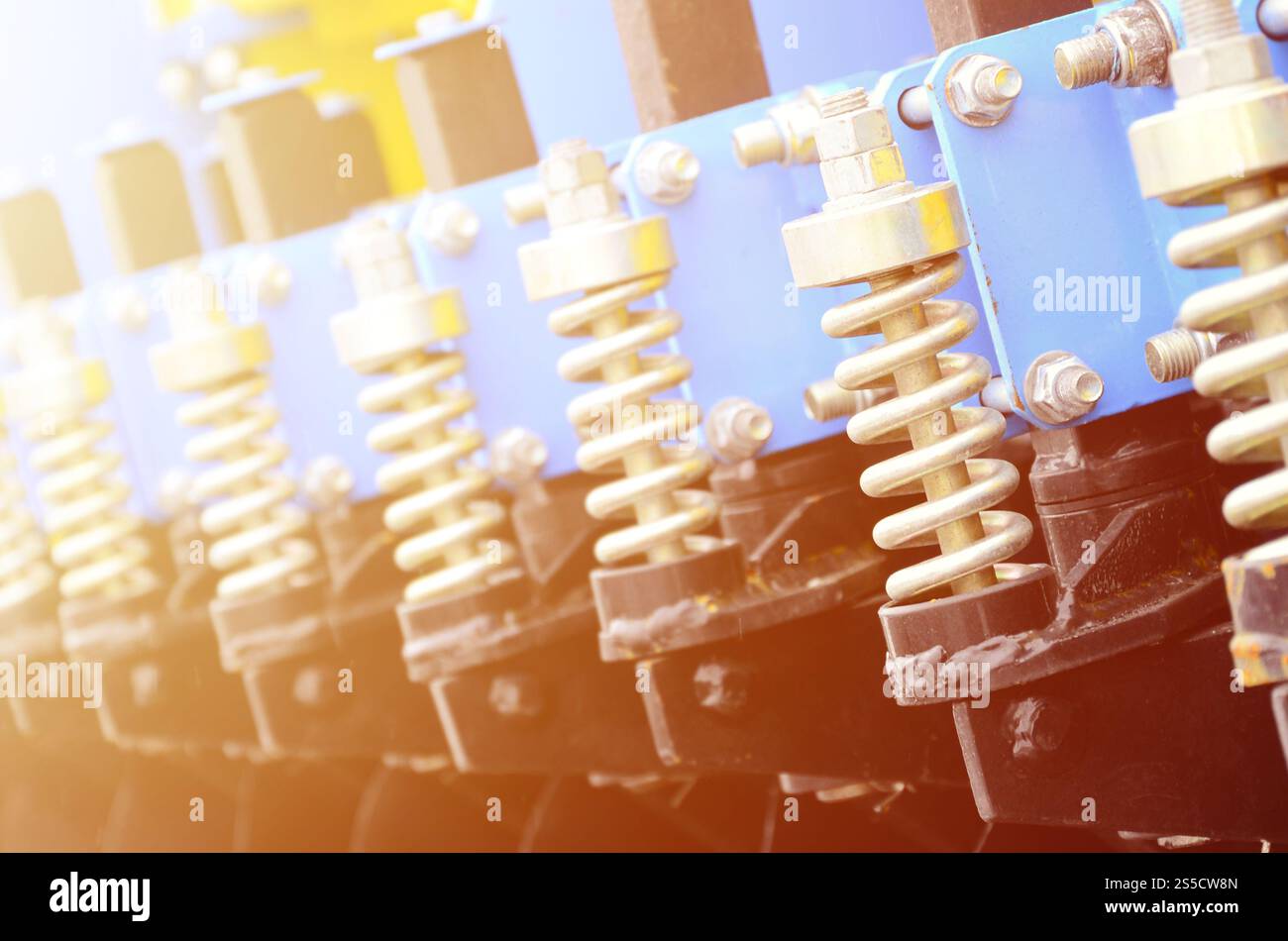Federsystem der landwirtschaftlichen Sämaschine Nahaufnahme Stockfoto