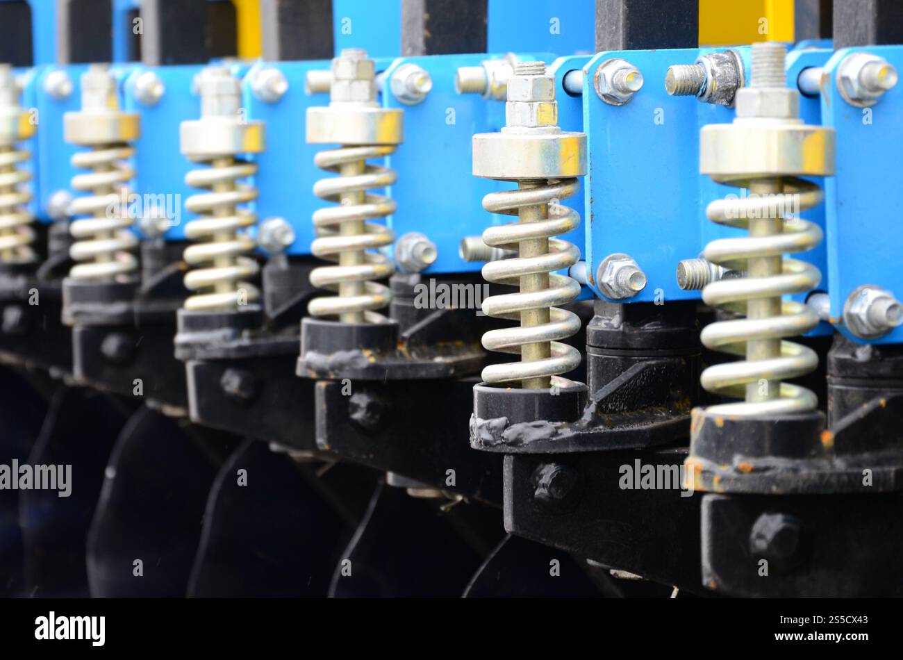Federsystem der landwirtschaftlichen Sämaschine Nahaufnahme Stockfoto