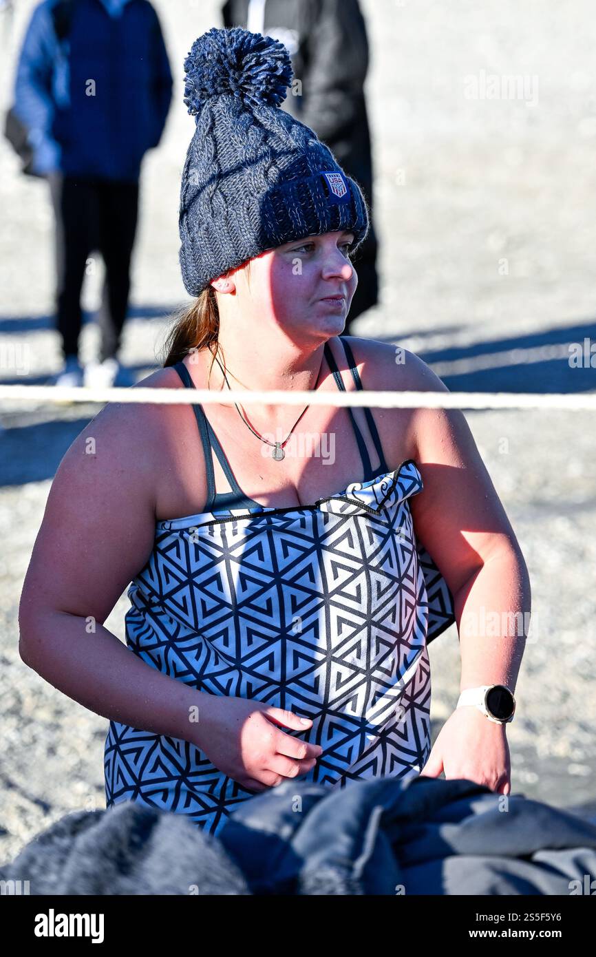 Trainingstag während der IISA 6. Weltmeisterschaft im Eisschwimmen in Molveno, Italien, 13. Januar 2025. Quelle: Insidefoto di andrea staccioli/Alamy Live News Stockfoto