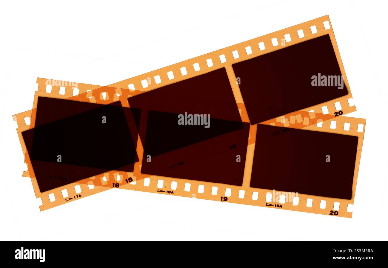 Vintage-Fotografie-Filmstreifen isoliert auf weißem Hintergrund. Textur mit Leerzeichen. Vintage-Fotofilmstreifen isoliert auf weißem Hintergrund Stockfoto