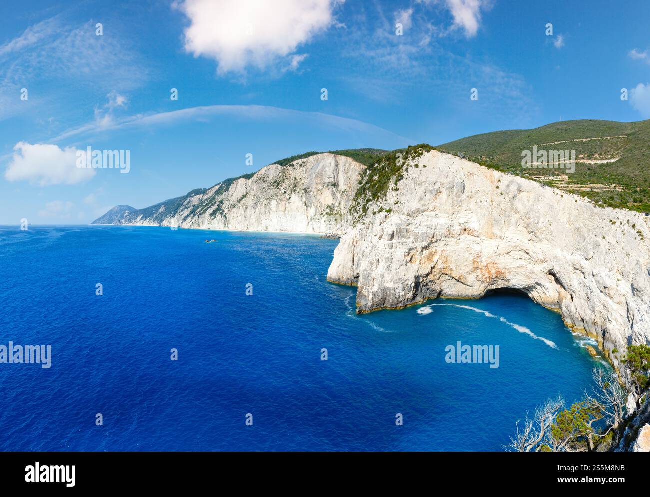Sommer Lefkada Insel Küste (Griechenland, Ionisches Meer) Blick von oben. Stockfoto