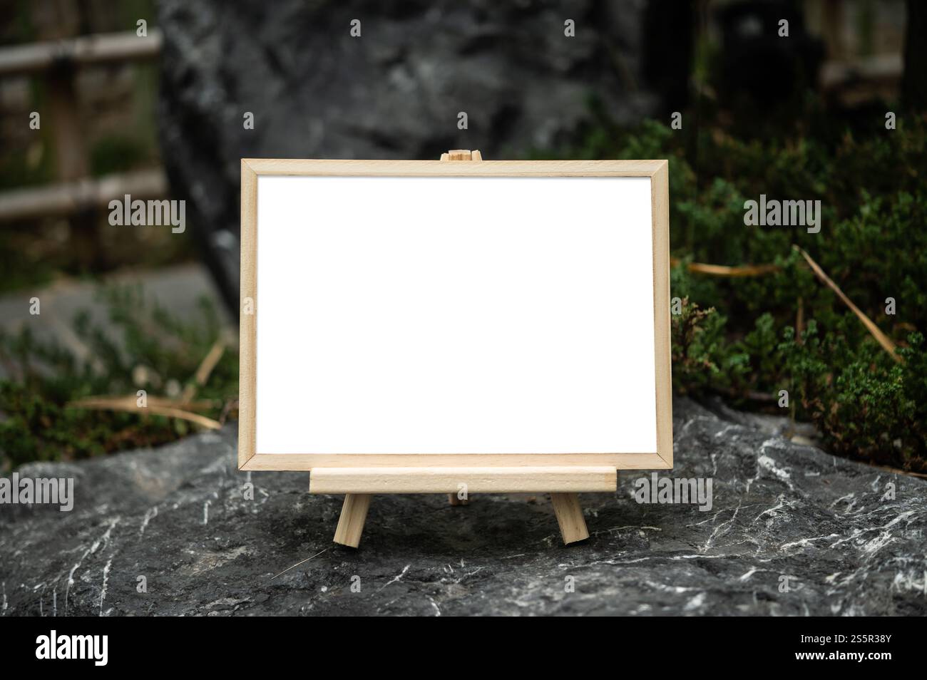 Bilderrahmen auf einem Tisch in einem Restaurant. Stockfoto