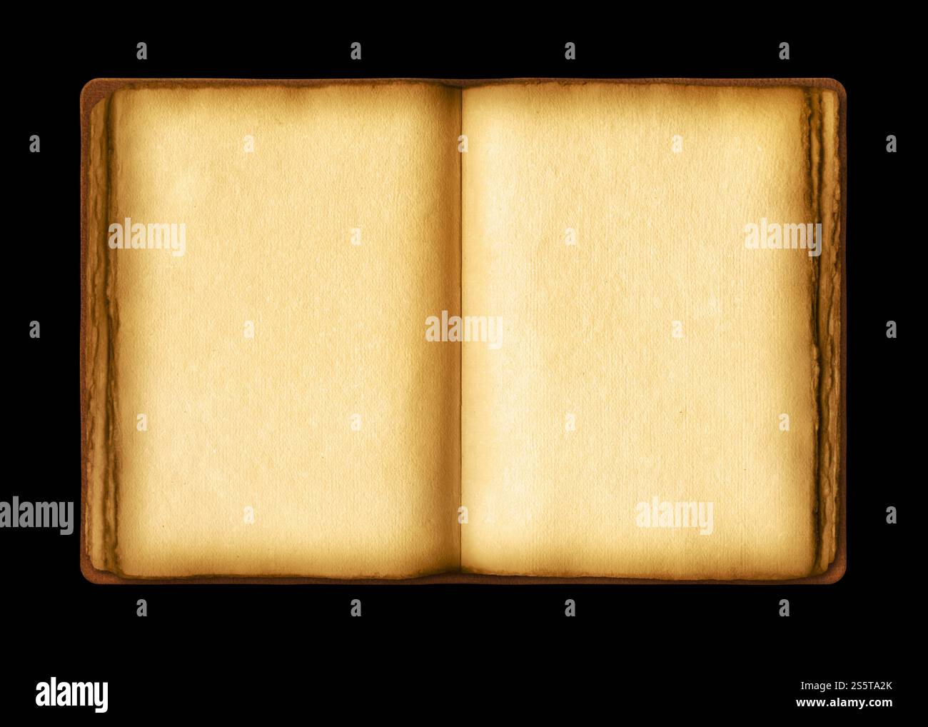 Altes offenes mittelalterliches Buch mit abgenutzten Pergamentblättern. Leeres strukturiertes Manuskript, Kopierraum. Isoliert auf schwarzem Hintergrund. Altes offenes mittelalterliches Buch mit Stockfoto