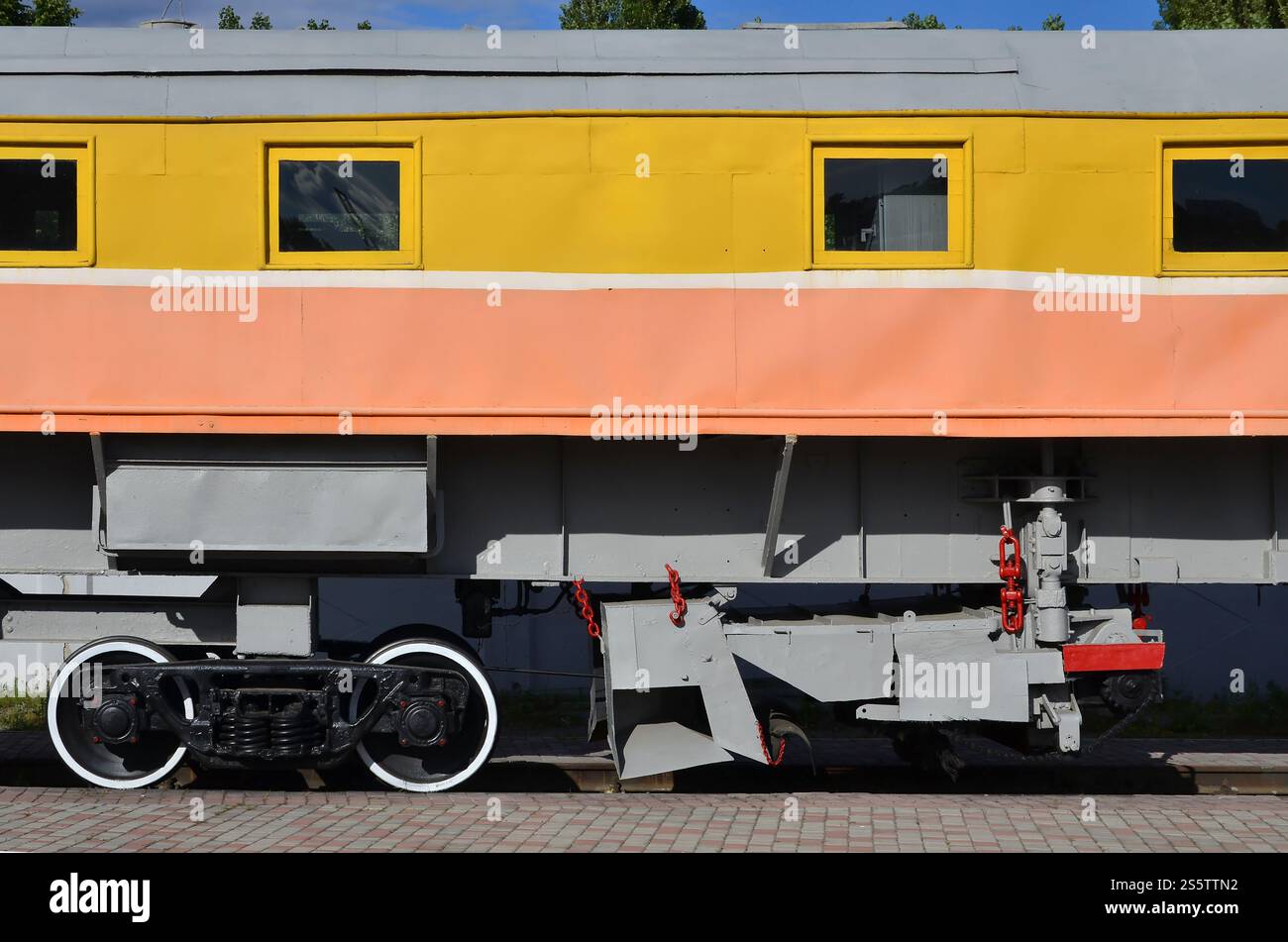 Foto der Räder der russischen Eisenbahn technische Unterstützung Zug Stockfoto