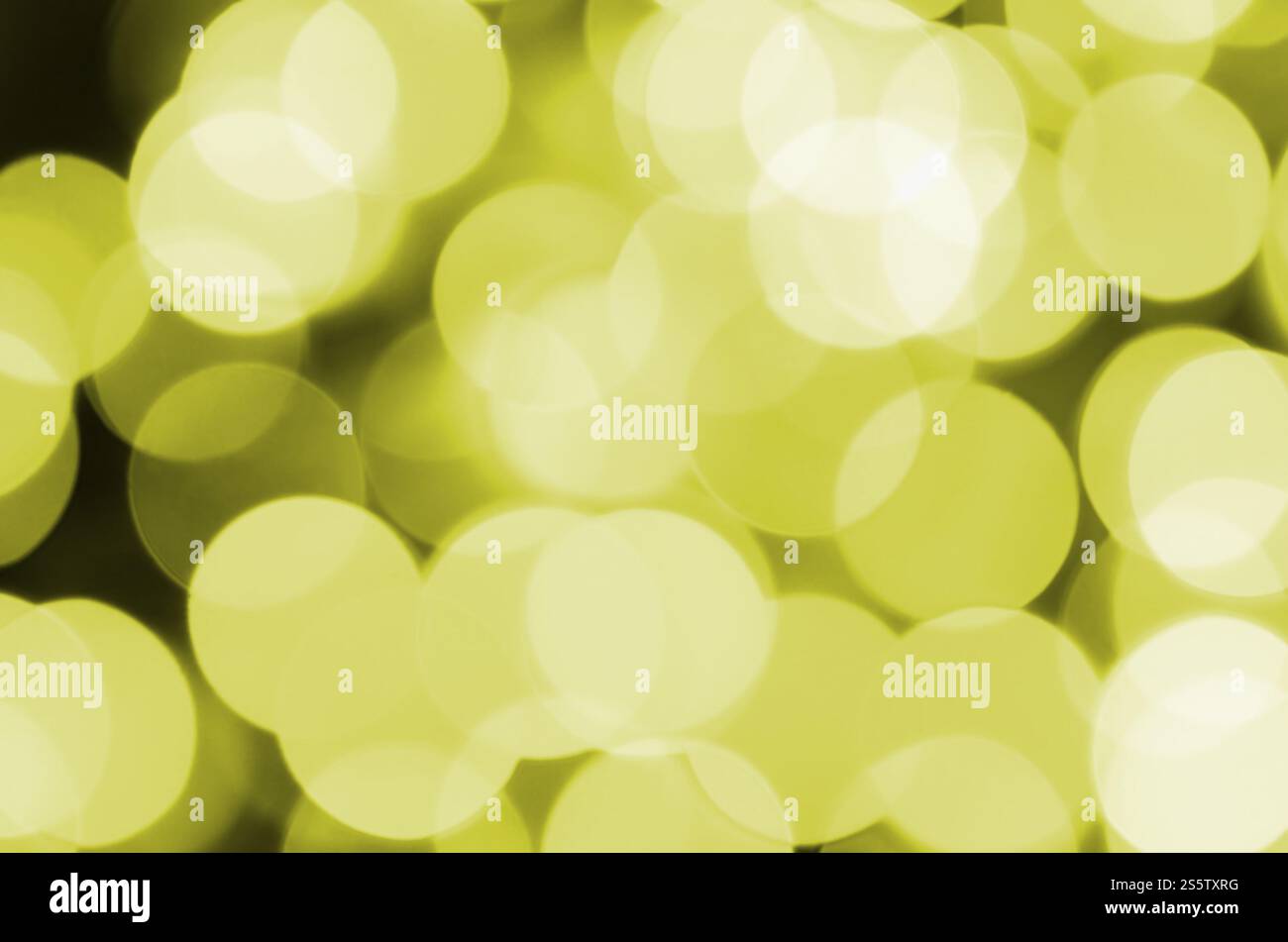 Bokeh effect Goldgelb defokussierten hellen Hintergrund. Weihnachtsbeleuchtung Konzept Stockfoto