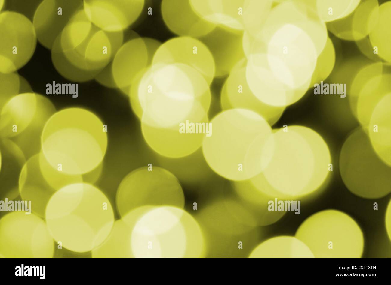 Bokeh effect Goldgelb defokussierten hellen Hintergrund. Weihnachtsbeleuchtung Konzept Stockfoto