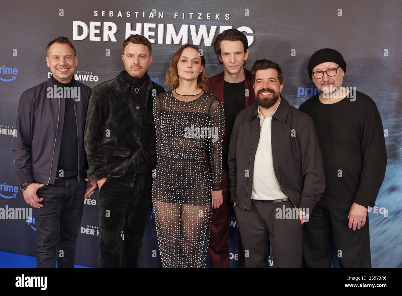 14.01.2025, Friedrich Muecke, Luise Heyer, Sabin Tambrea, Sebastian Fitzek, Rainer Bock zur Premiere von Sebastian Fitzek - der Heimweg, Delphi-Filmpalast am Zoo Kino, Berlin, Berlin *** 14 01 2025, Friedrich Muecke, Luise Heyer, Sabin Tambrea, Sebastian Fitzek, Rainer Bock bei der Premiere von Sebastian Fitzek der Heimweg, Delphi Filmpalast am Zoo Kino, Berlin Stockfoto