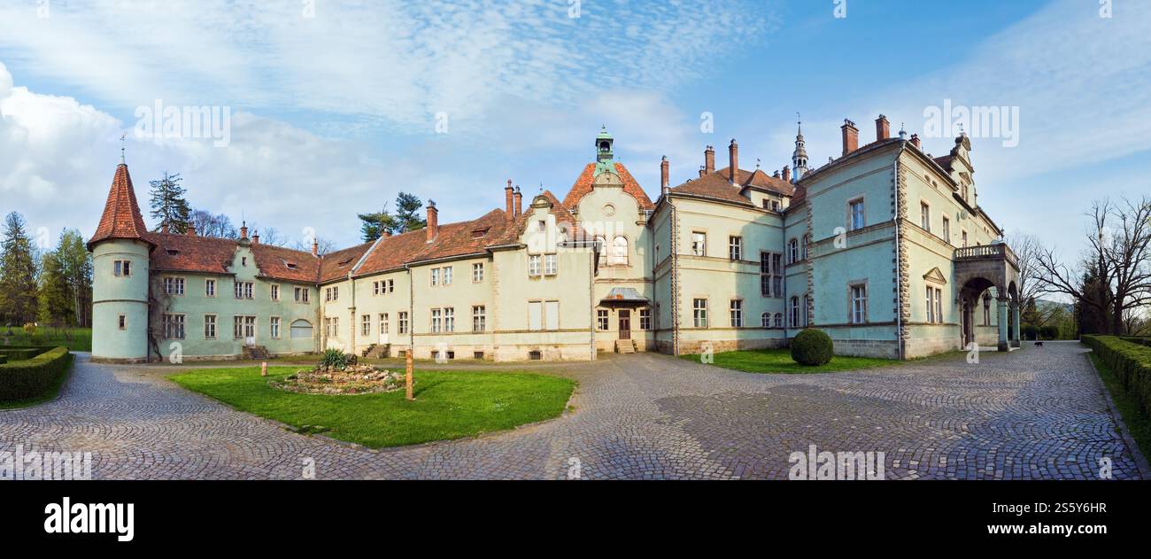 Jagd Schloss des Grafen Schönborn in Karpaten (in der Vergangenheit - Beregvar) Dorf (Zakarpattja Region, Ukraine). Im Jahr 1890 erbaut. Stockfoto