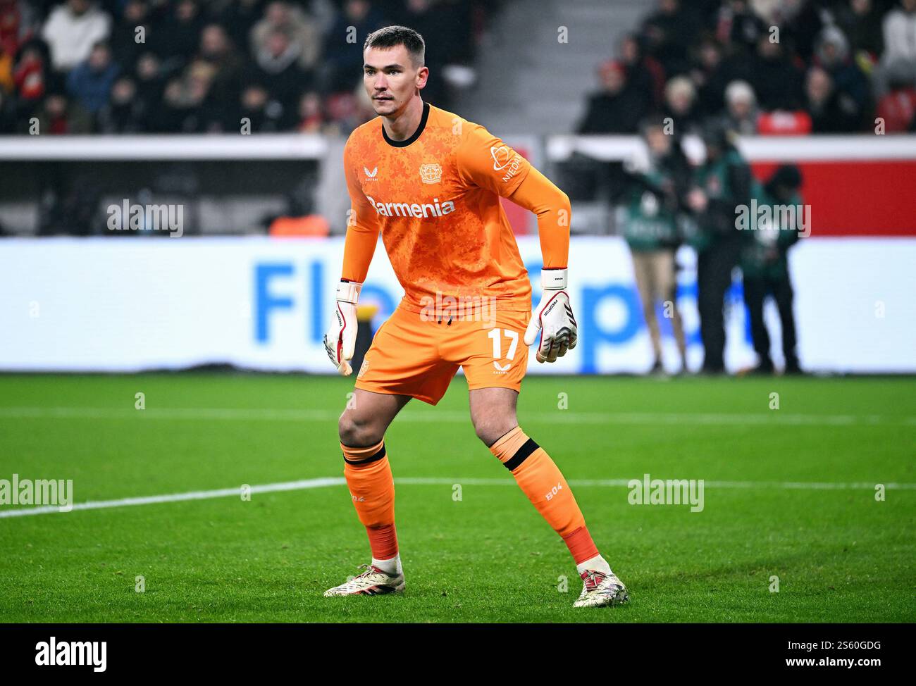 Fussball, Bundesliga, Deutschland, Herren, Saison 2024/2025, 17. Spieltag, BayArena Leverkusen: Bayer Leverkusen - FSV Mainz 05 1:0; Matej Kovar (LEV). Aktion, Einzelbild. Stockfoto