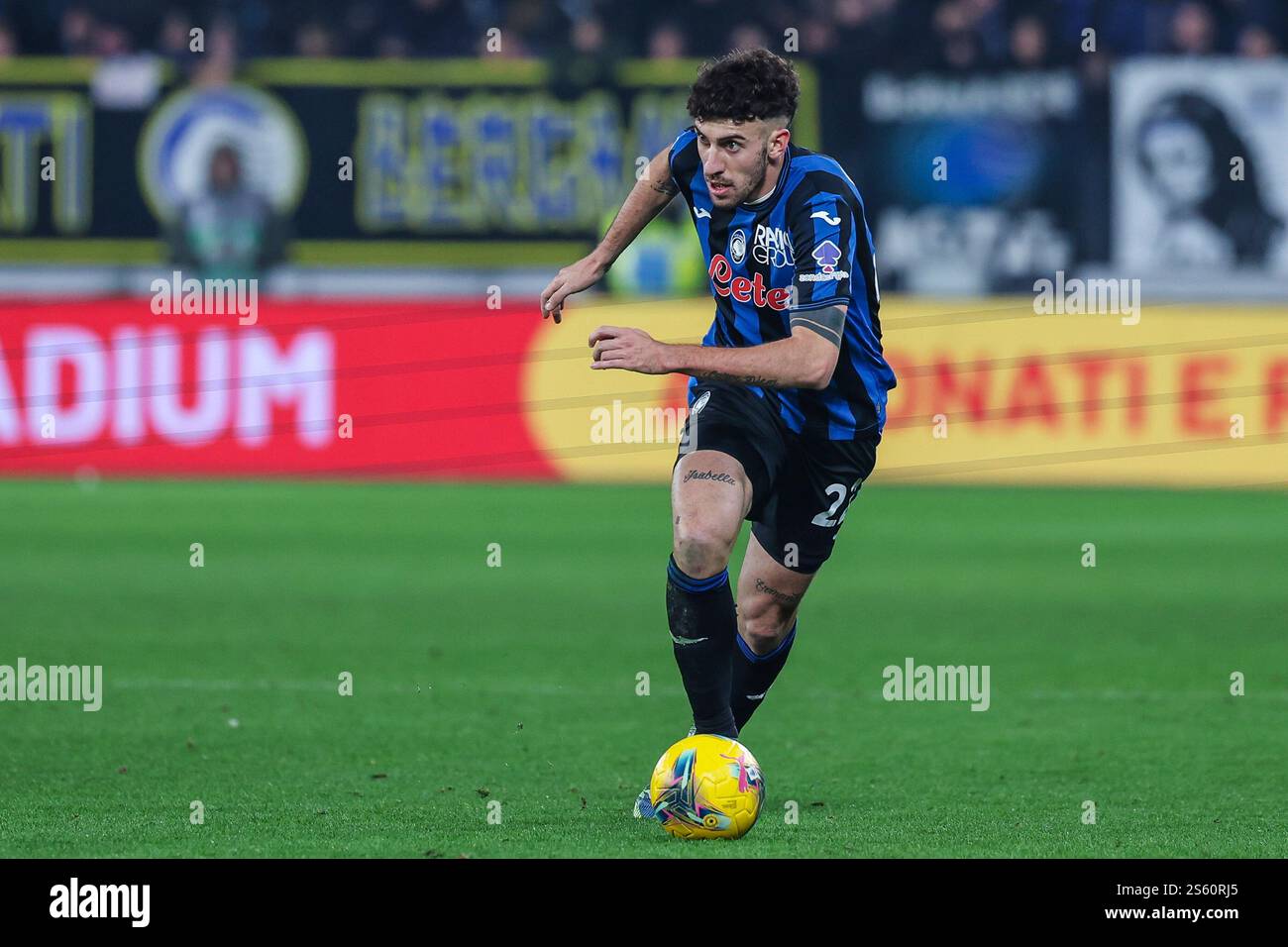 Bergamo, Italien. Januar 2025. Matteo Ruggeri von Atalanta BC wurde 2024/25 während des Fußballspiels der Serie A zwischen Atalanta BC und Juventus FC im Gewiss Stadium gesehen Stockfoto